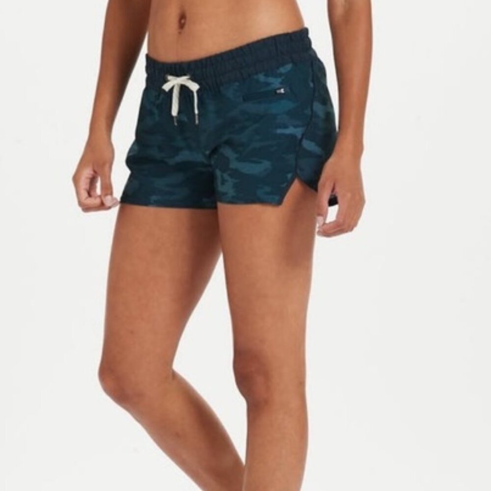 Vuori Clementine Short in Indigo Watercolor Camo
